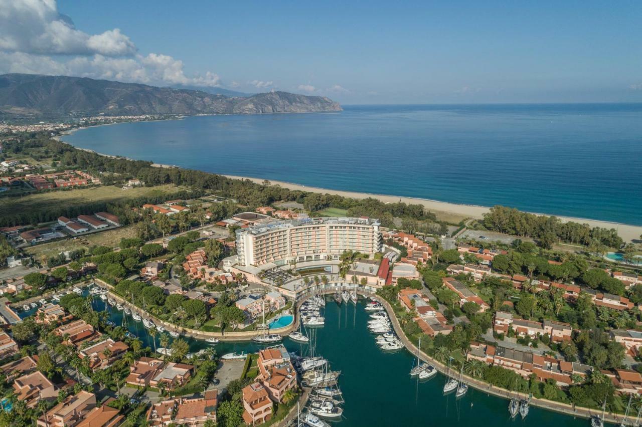 Residence Delfino, Portorosa Furnari Exterior photo