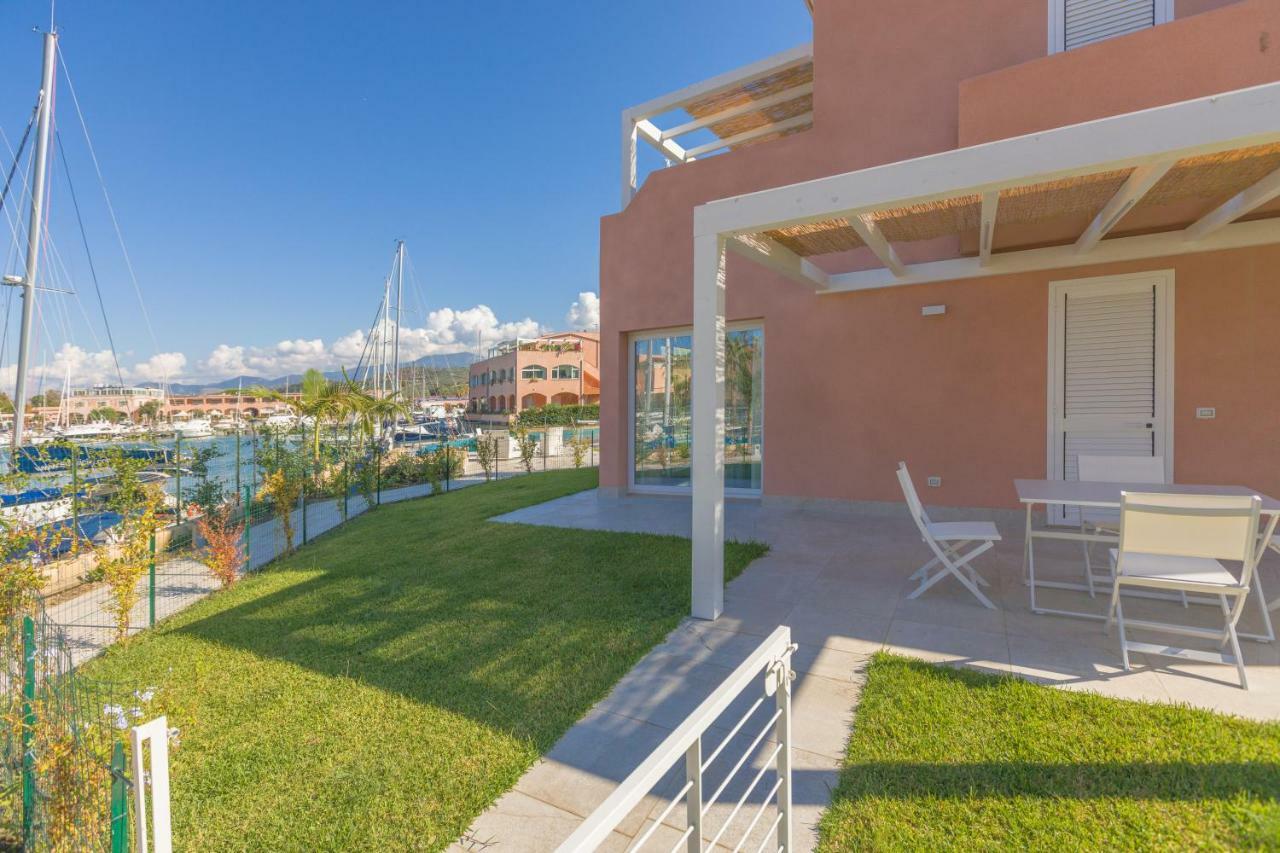 Residence Delfino, Portorosa Furnari Exterior photo