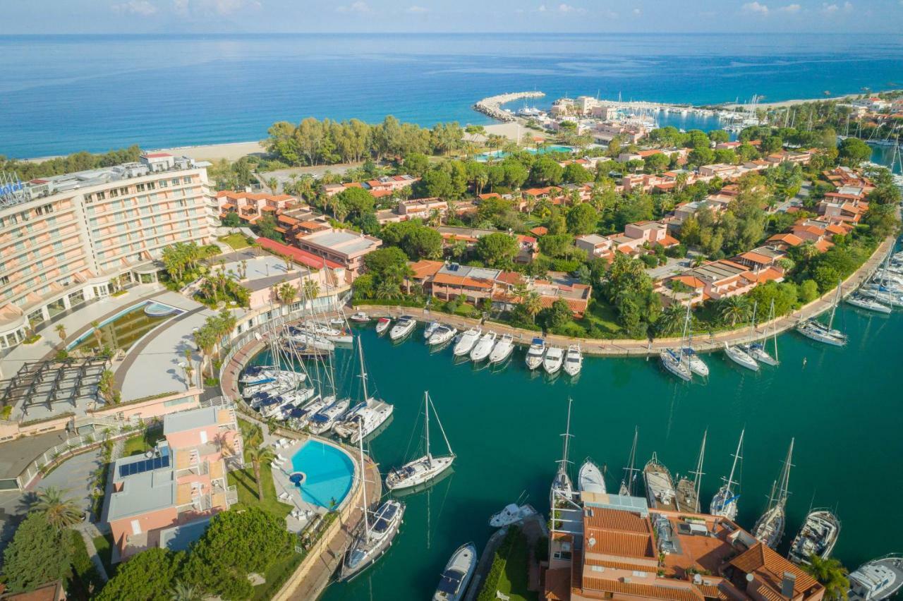 Residence Delfino, Portorosa Furnari Exterior photo