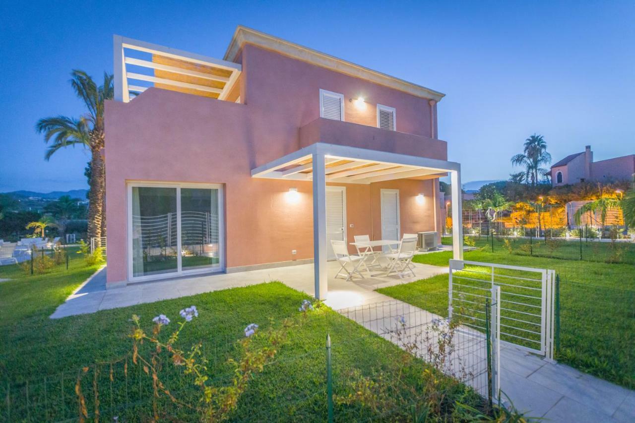 Residence Delfino, Portorosa Furnari Exterior photo